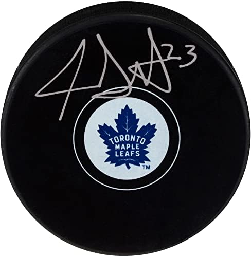Travis Dermott Toronto Maple Leafs Dedikált Jégkorong - Dedikált NHL Korong